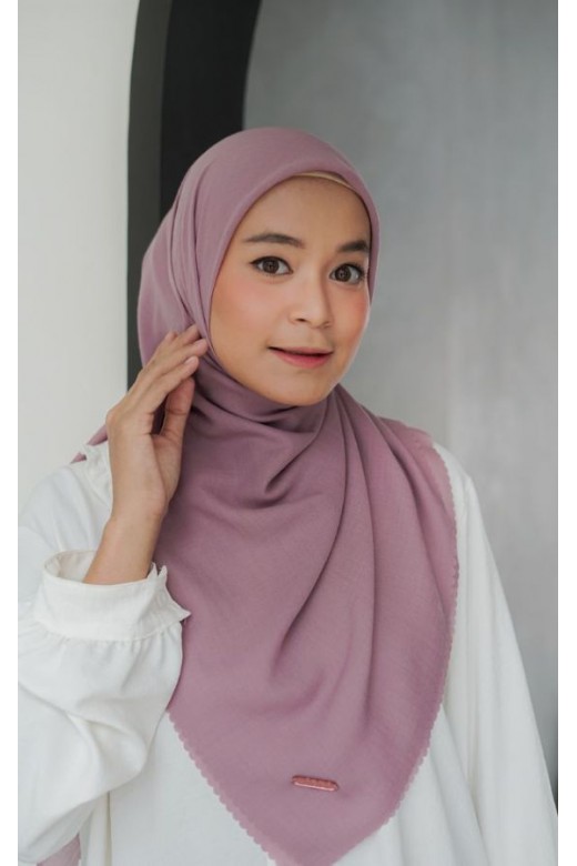 Hijab Segi 4 Voal Gucci Lasercut Taro
